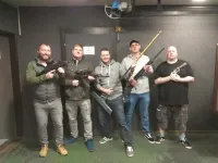 AK-47 / 8 Waffen / 64 Schuss